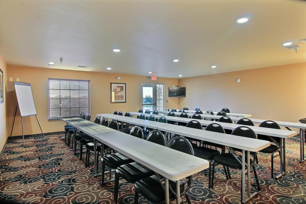 Cobblestone Hotel & Suites - Mccook Εξωτερικό φωτογραφία